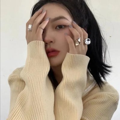 想踢沉迷男的女人